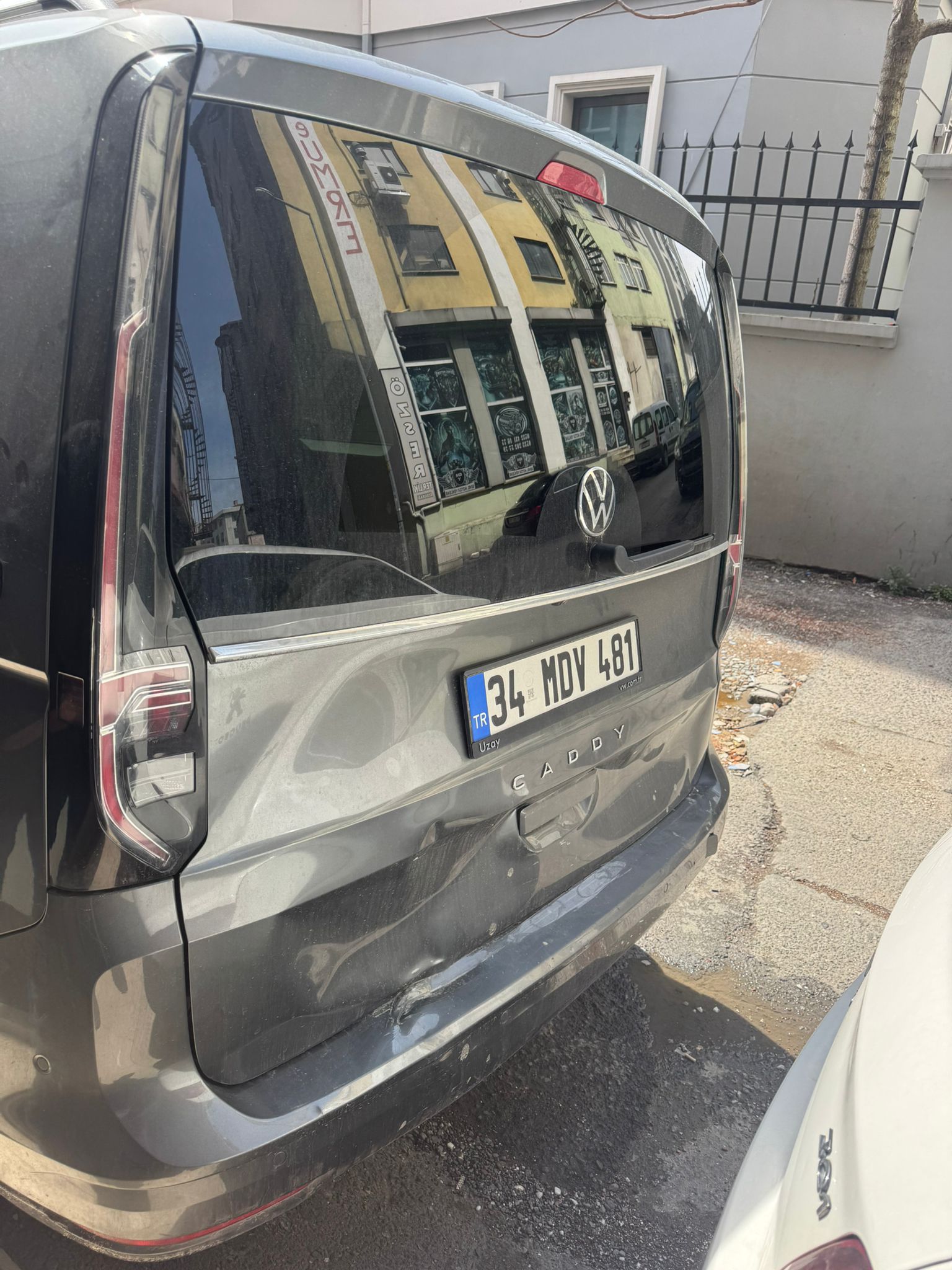Gri Caddy arka kapak yakın plan