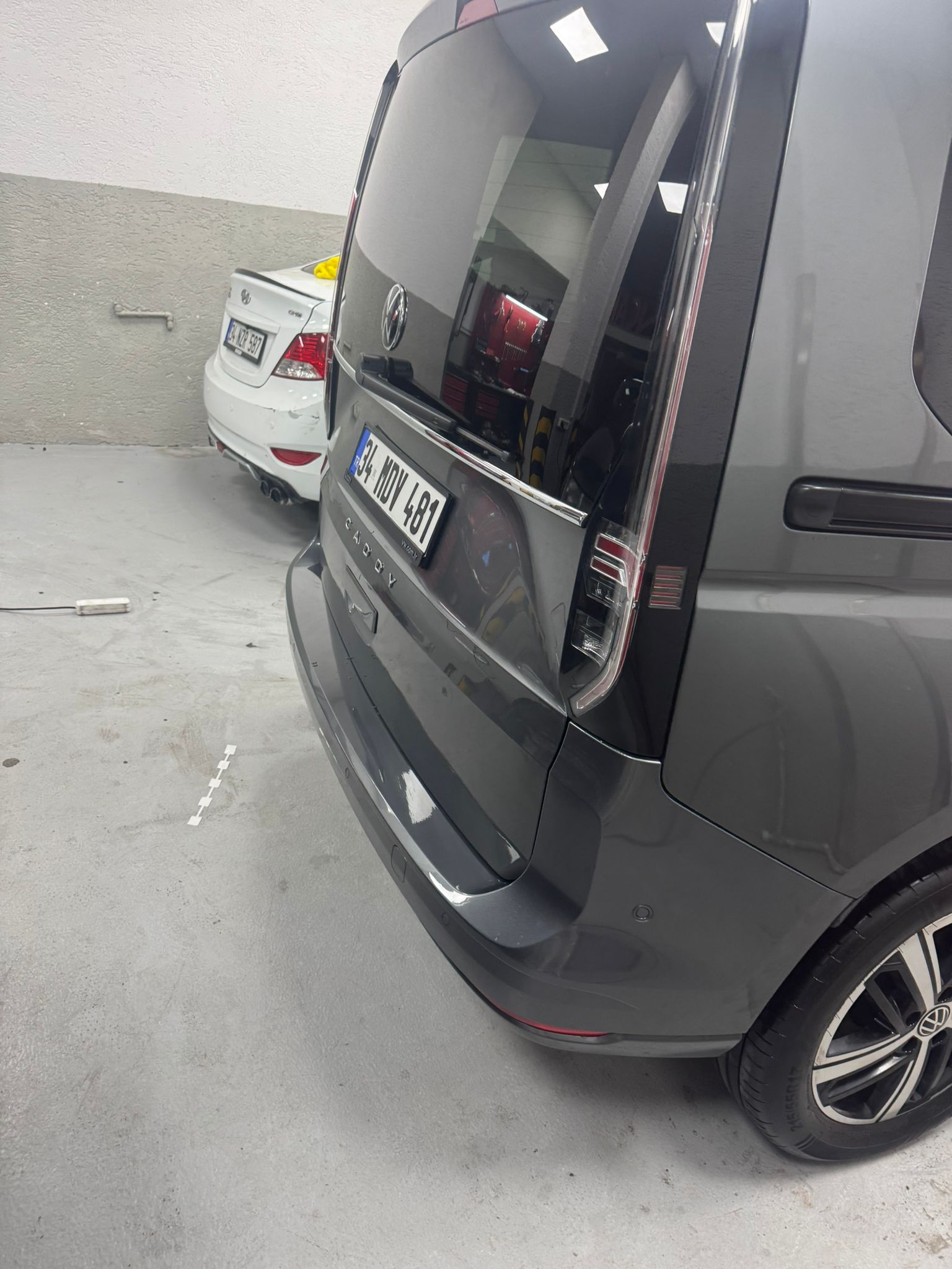 Gri Caddy arka kapak ikinci dış açı
