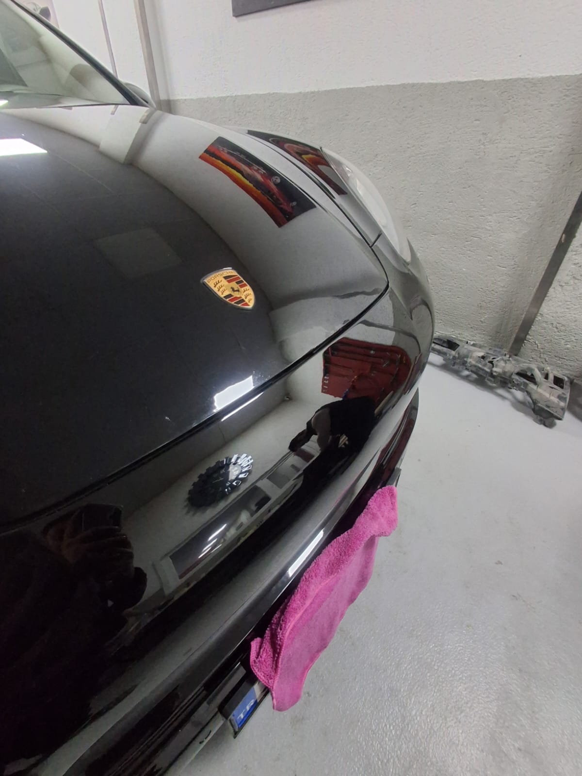 Porsche ön bölüm birinci açı